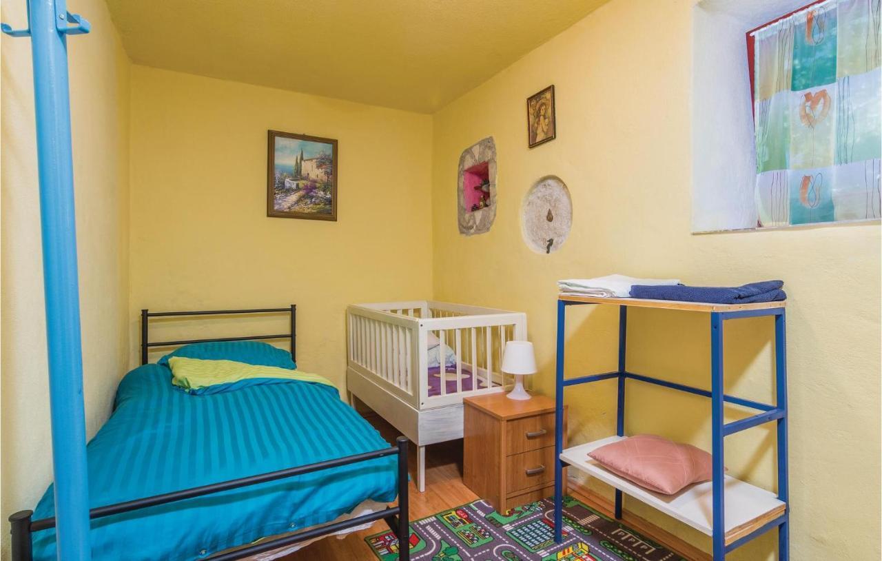 Pet Friendly Apartment In Porec With Wifi Esterno foto