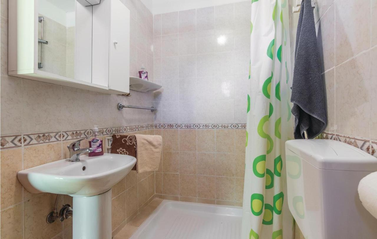 Pet Friendly Apartment In Porec With Wifi Esterno foto
