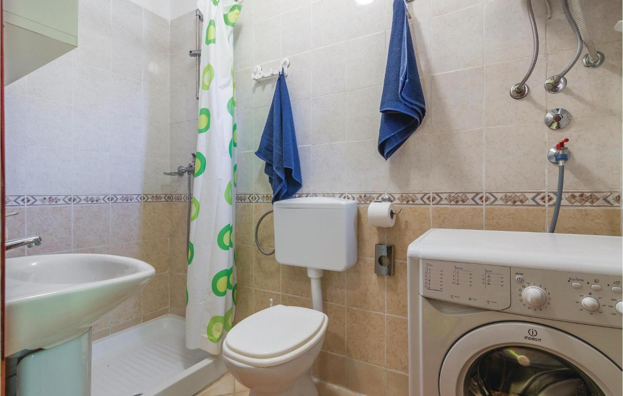 Pet Friendly Apartment In Porec With Wifi Esterno foto