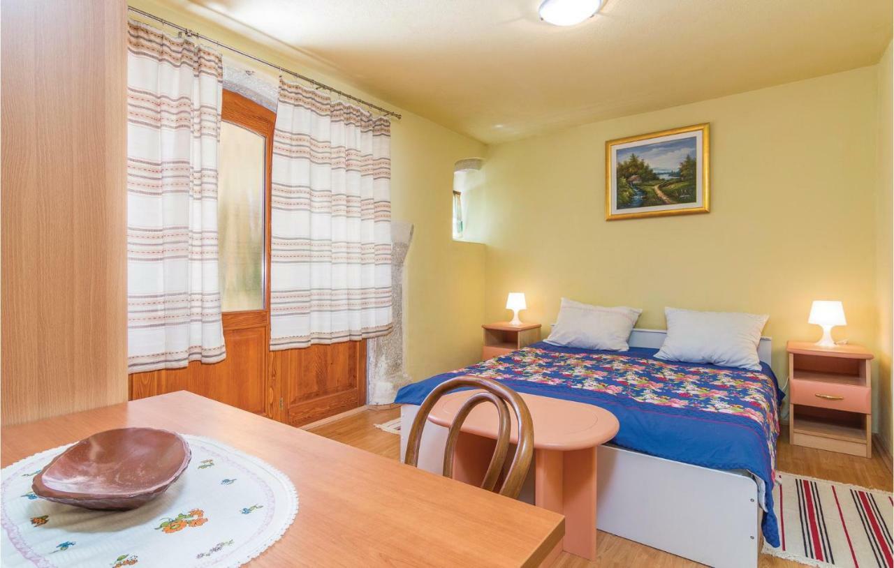 Pet Friendly Apartment In Porec With Wifi Esterno foto