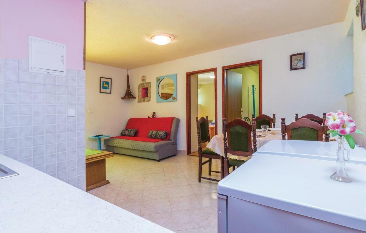 Pet Friendly Apartment In Porec With Wifi Esterno foto